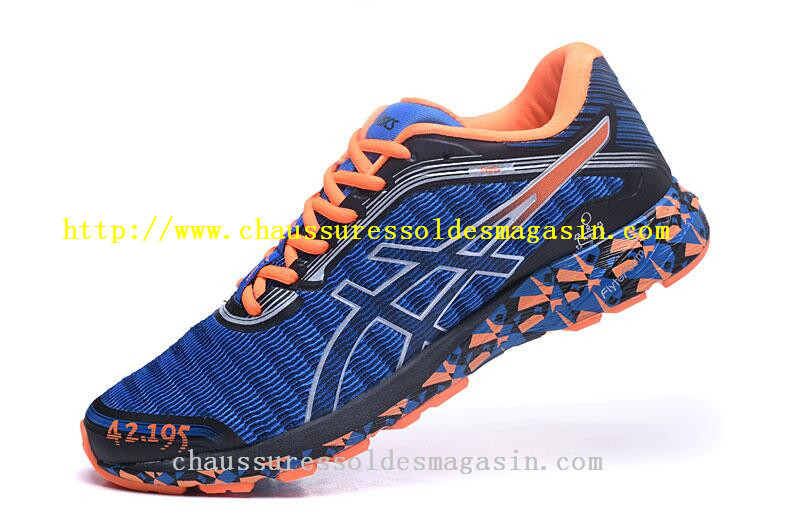 chaussures asics homme lourd